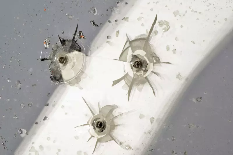 Security-Verscheibungen Einschusslöcher